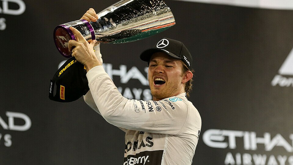Nico Rosberg strahlt mit dem Feuerwerk um die Wette, Foto: Sutton