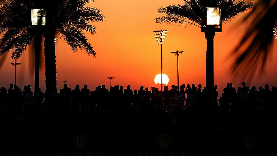 Die Sonne in Abu Dhabi geht unter - oder geht sie auf? Vielleicht beides..., Foto: Sutton