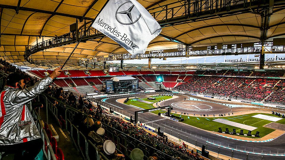 Mercedes-Saisonabschluß in Stuttgart mit großem Staraufgebot, Foto: Mercedes-Benz
