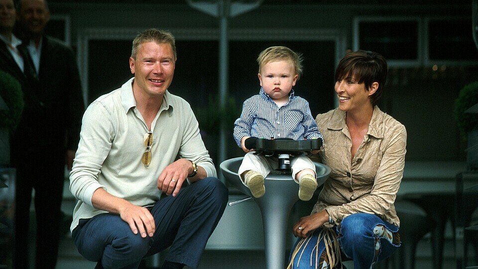 Die Familie Häkkinen im Jahr 2002, Foto: Sutton