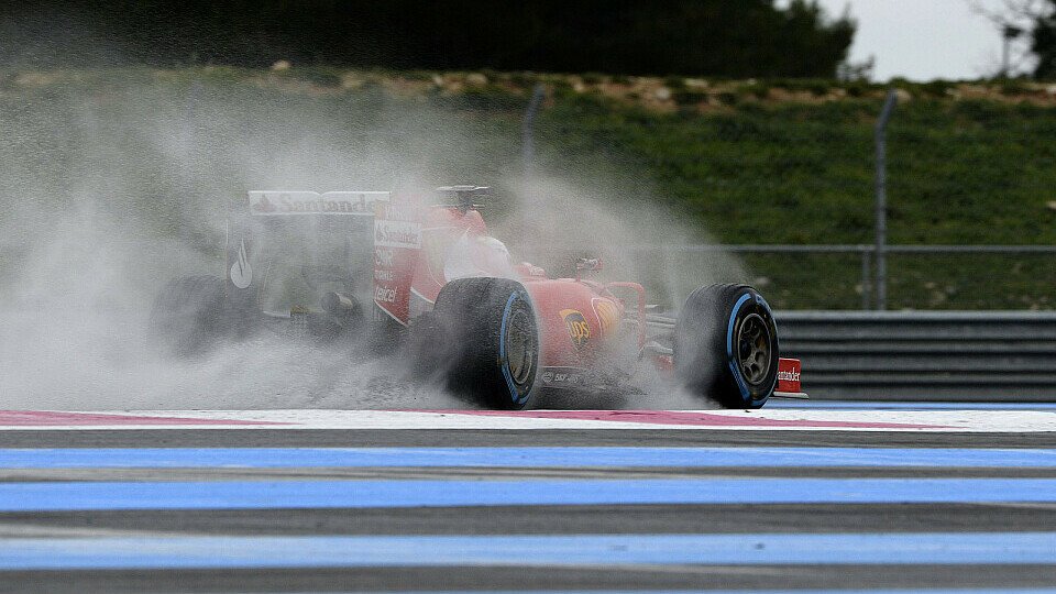 Bei den jüngsten Pirelli-Tests in Frankreich fehlte Mercedes, Foto: Pirelli