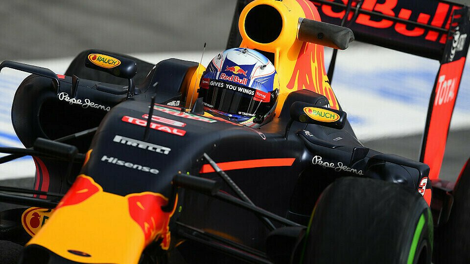 Red Bull greift 2016 wieder mit Renault-Motoren an, Foto: Sutton