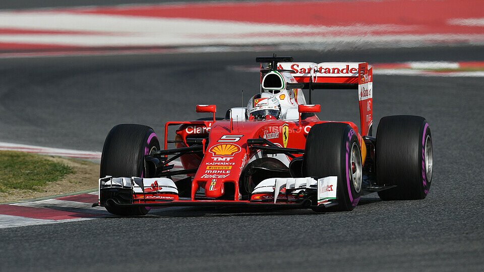 Sebastian Vettel erzielte mit dem Ultrasoft von Pirelli die Gesamtbestzeit der ersten Testfahrten in Barcelona, Foto: Sutton