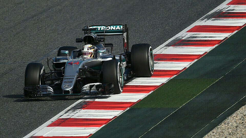 Mercedes war beim ersten Test besonders fleißig, Foto: Sutton