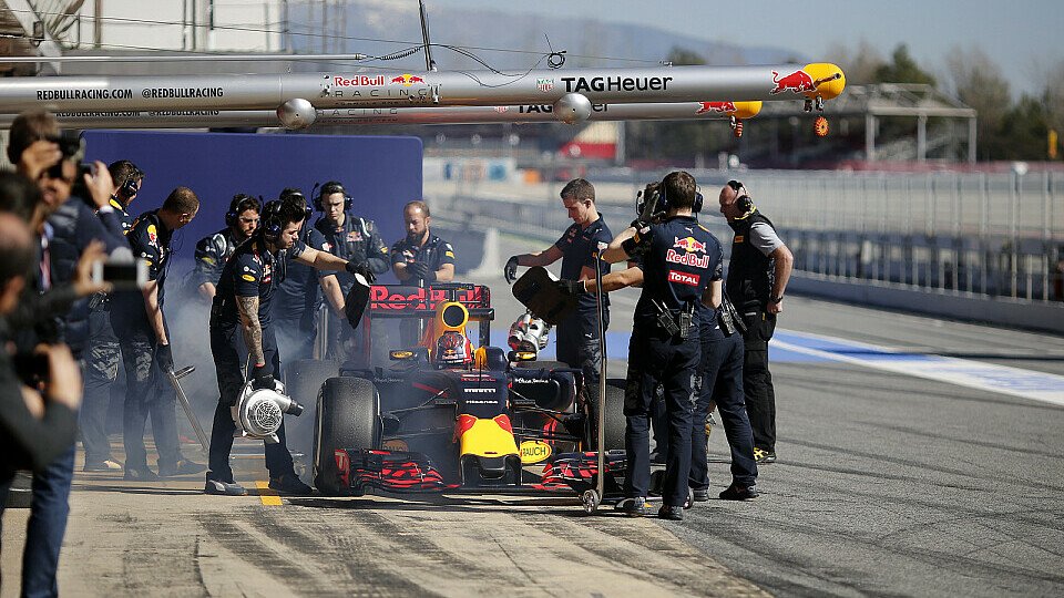Der Red Bull musste gelöscht werden, Foto: Sutton