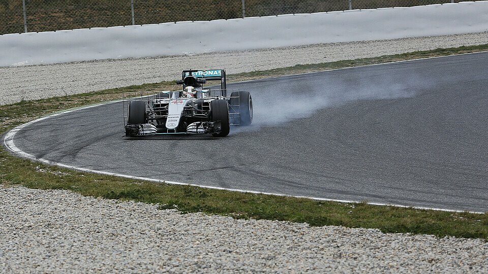 Lewis Hamilton war alles andere als glücklich mit den neuen Reifen, Foto: Sutton