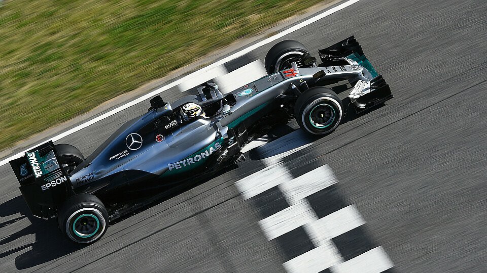 Lewis Hamilton greift im Mercedes seinen vierten WM-Titel an, Foto: Sutton