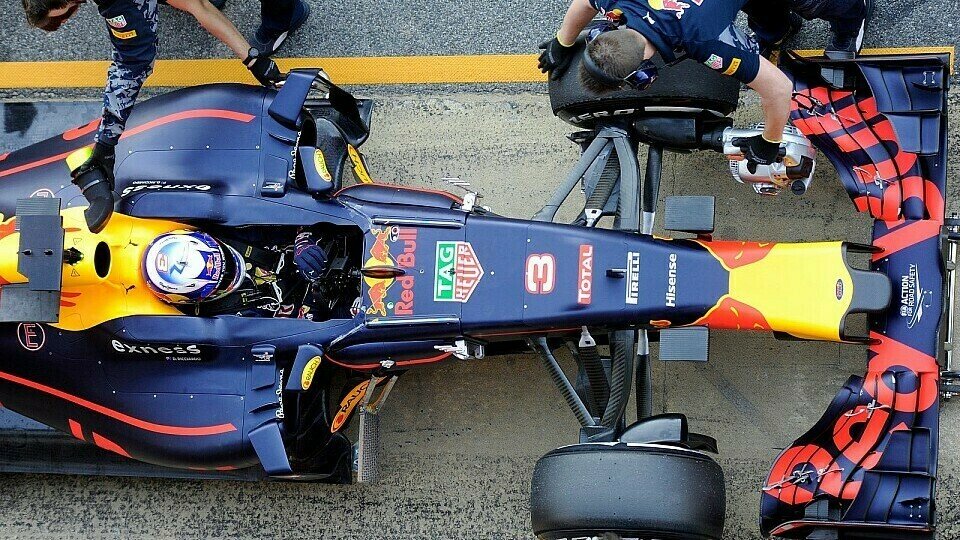 Ein missglückter Boxenstopp kostete Daniel Ricciardo in Monaco den sicheren Sieg, Foto: Sutton