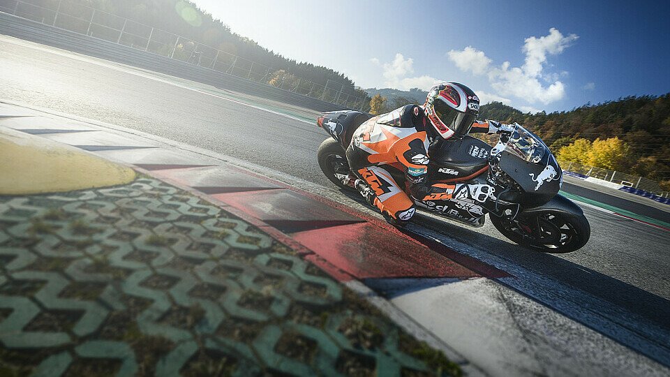 Das Testprogramm für das MotoGP-Cmeback läuft bei KTM auf vollen Touren, Foto: KTM