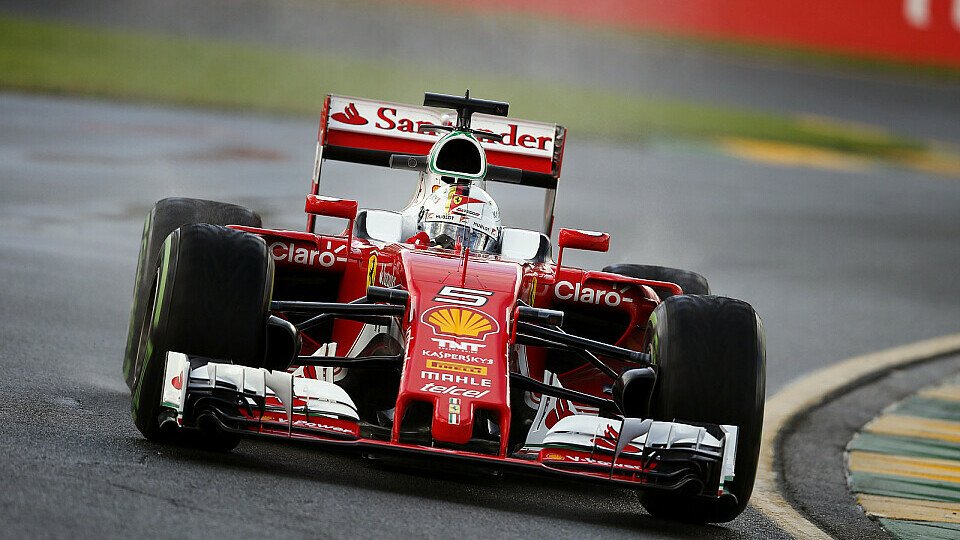 Sebastian Vettel ließ es im Ferrari beim Training in Melbourne ruhig angehen, Foto: Sutton