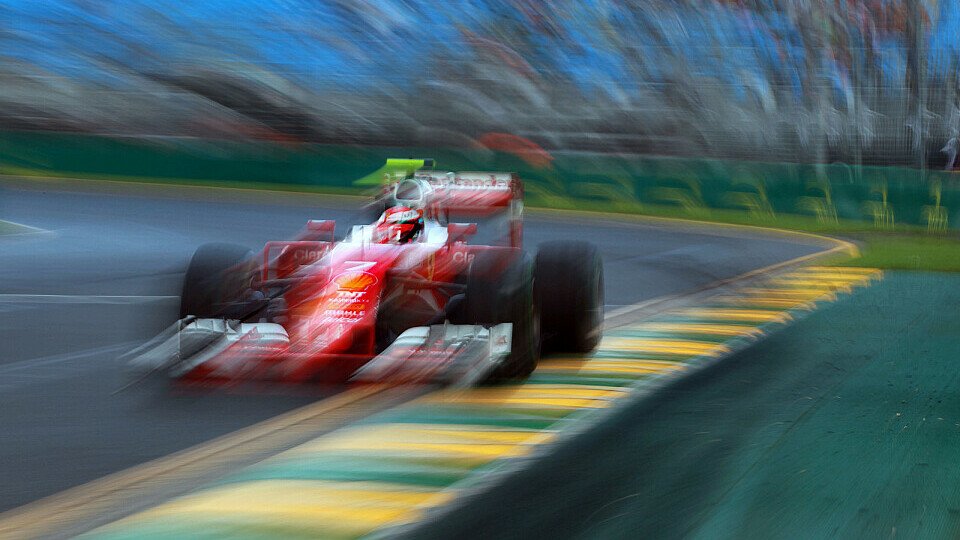 Kimi Räikkönen hat den Ferrari trotz eines kleinen 'Moments' sicher durch den Regen von Melbourne navigiert, Foto: Sutton