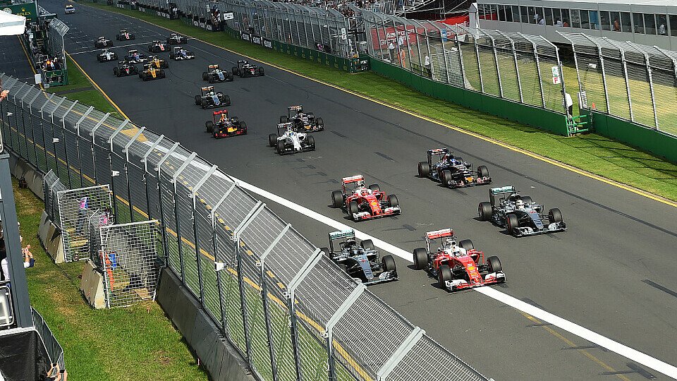 Sebastian Vettel sah eine Zeit lang wie der Sieger des Australien GP aus, Foto: Sutton