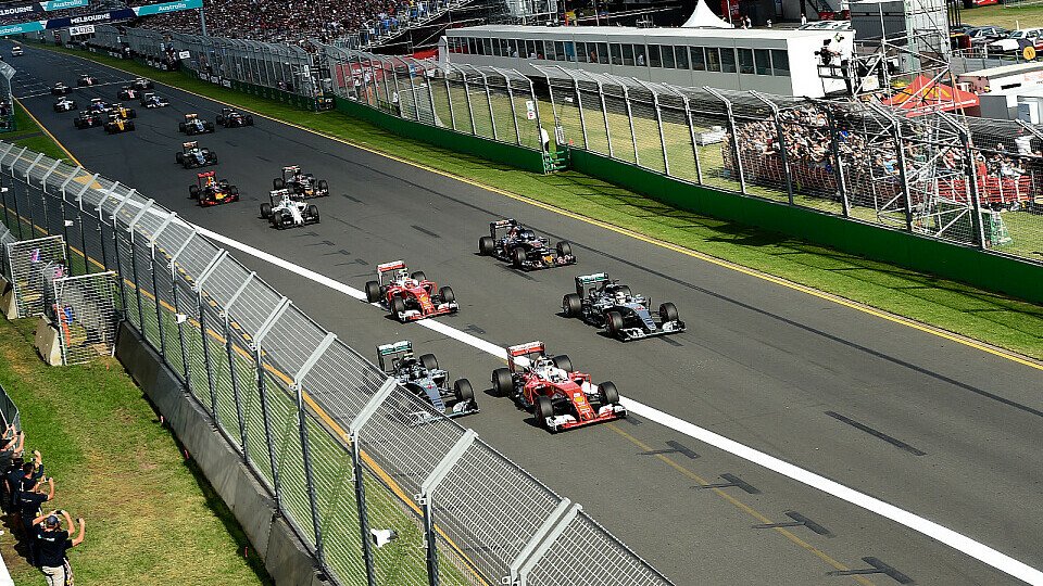 2016 übernahm Vettel beim Australien GP am Start die Führung, Foto: Sutton
