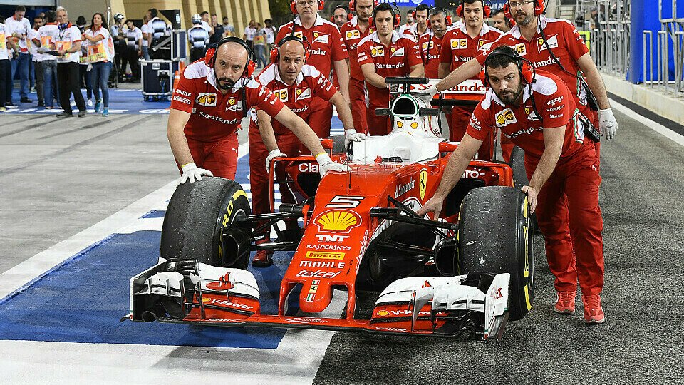 Für Sebastian Vettel war der Abend in Bahrain früher beendet, Foto: Sutton
