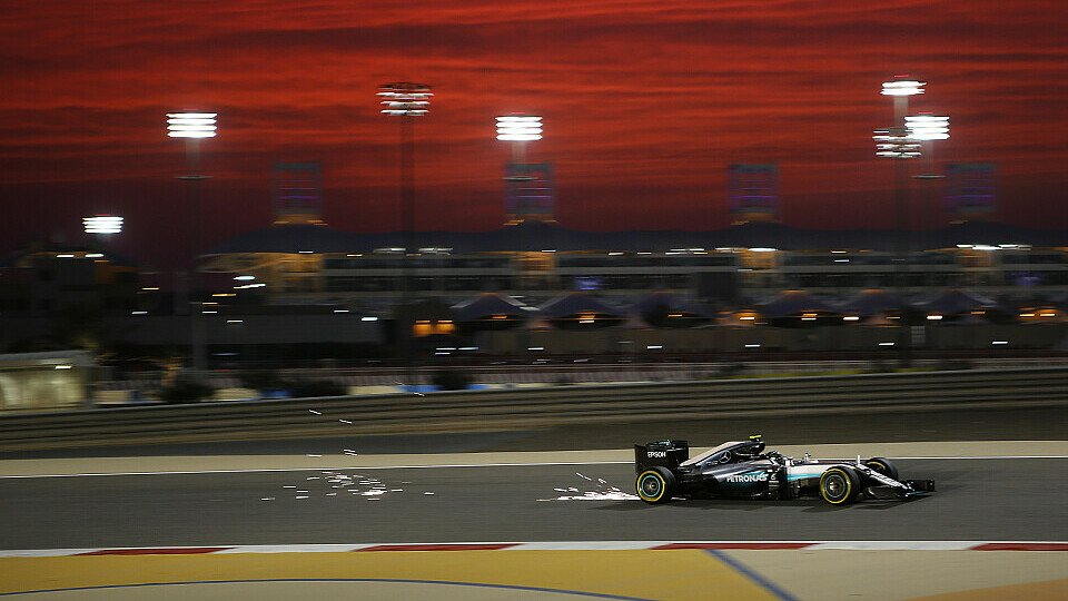 Nico Rosberg ließ es von Beginn an fliegen in Bahrain, Foto: Sutton