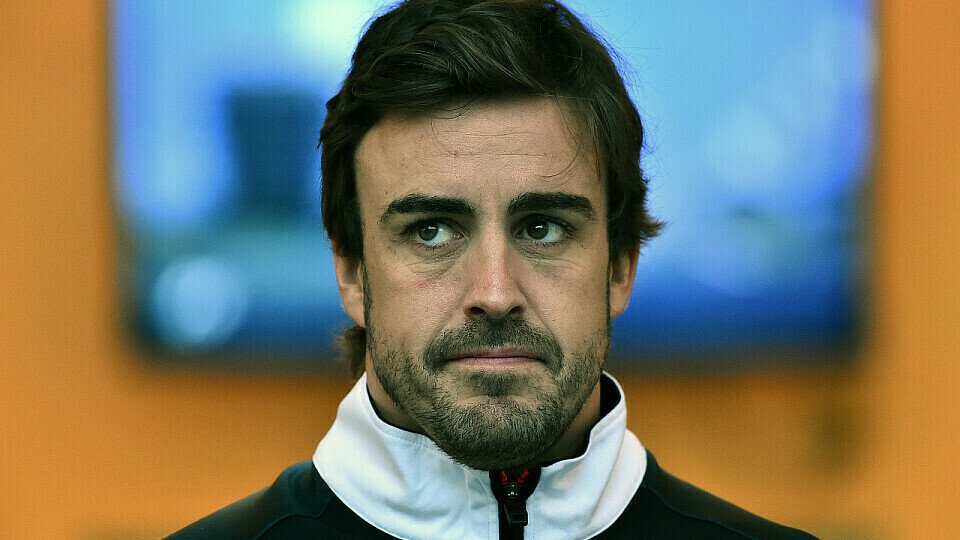 Fernando Alonso ist in Bahrain zum Zusehen verdammt, Foto: Sutton