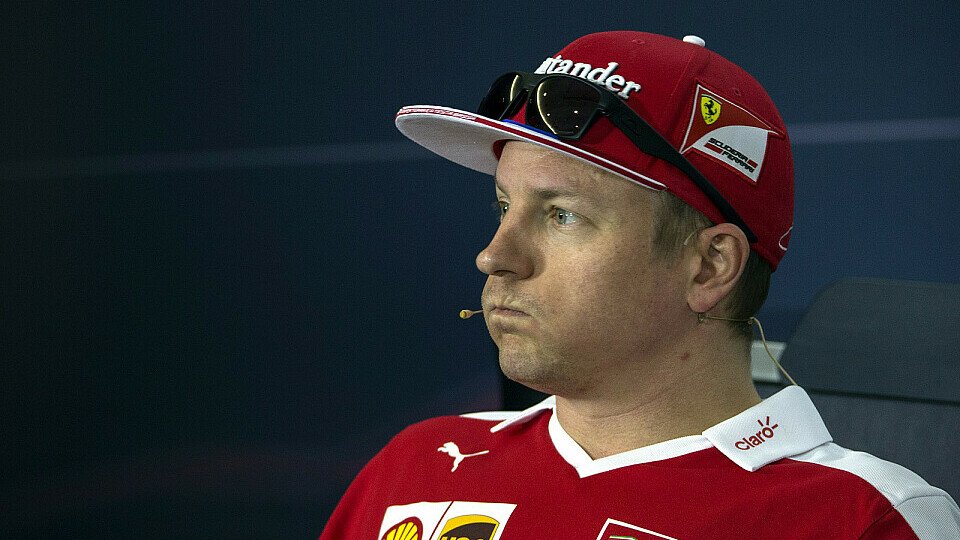 Kimi Räikkönen hat die Fahrer-Dinnerrunde nicht sausen lassen - er hatte einfach Verpflichtungen, Foto: Sutton