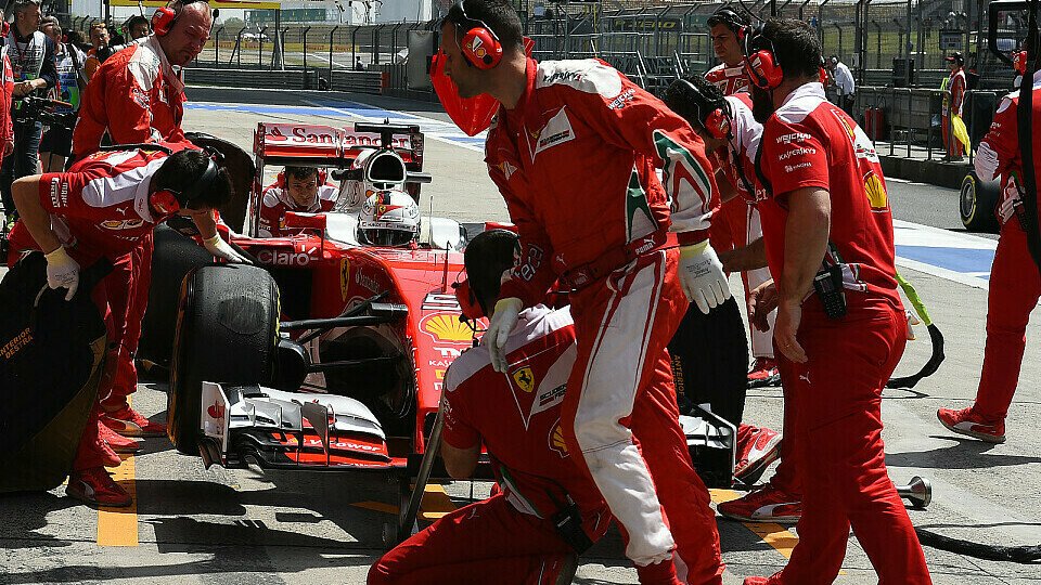 Sebastian Vettel ist in China mit einer neuen Power Unit untwegs, Foto: Sutton