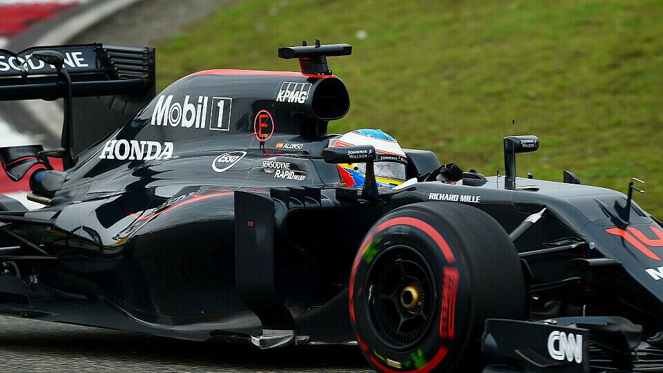 In China fuhr Alonso trotz leichter Schmerzen, Foto: Sutton