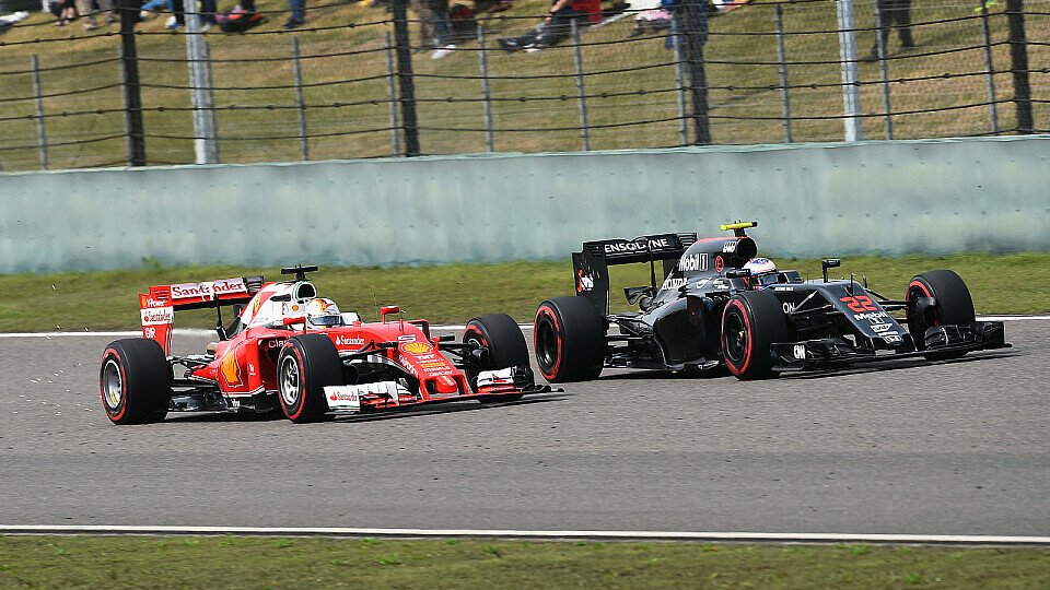 Vettel setzte in China unzählige Überholmanöver, Foto: Sutton