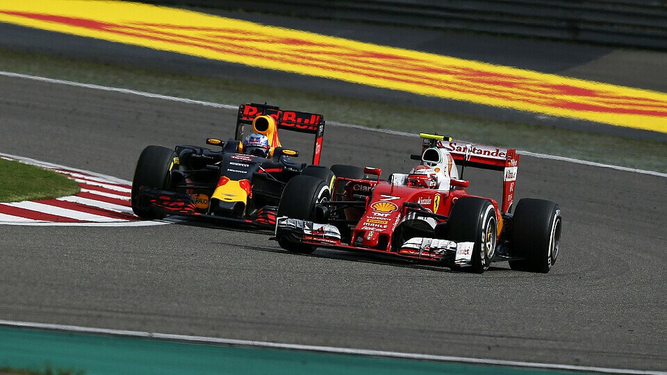Kimi Räikkönen lieferte in China eine starke Aufholjagd mit seinem Ferrari, Foto: Sutton
