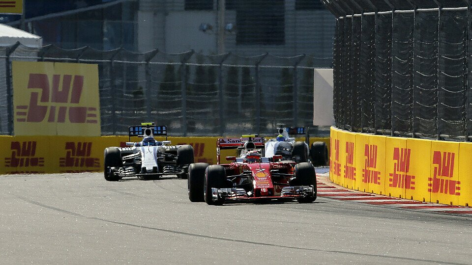 Im Renntrimm hatte Williams keine Chance mehr gegen den Ferrari von Kimi Räikkönen, Foto: Sutton