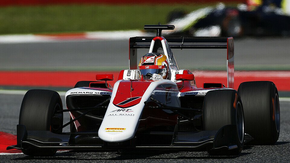 Charles Leclerc setzte sich am Start gegen Jake Hughes durch, Foto: GP3 Series
