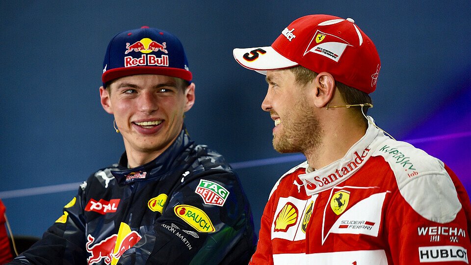 Ob sich Vettel und Verstappen nette Blicke zuwerfen?, Foto: Sutton