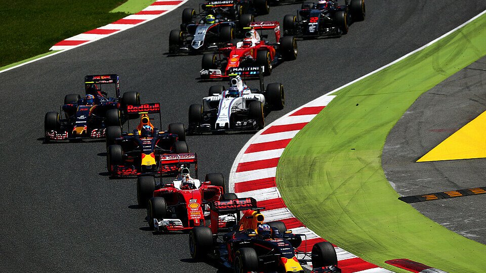 Der Spanien GP bot jede Menge Action, Foto: Red Bull