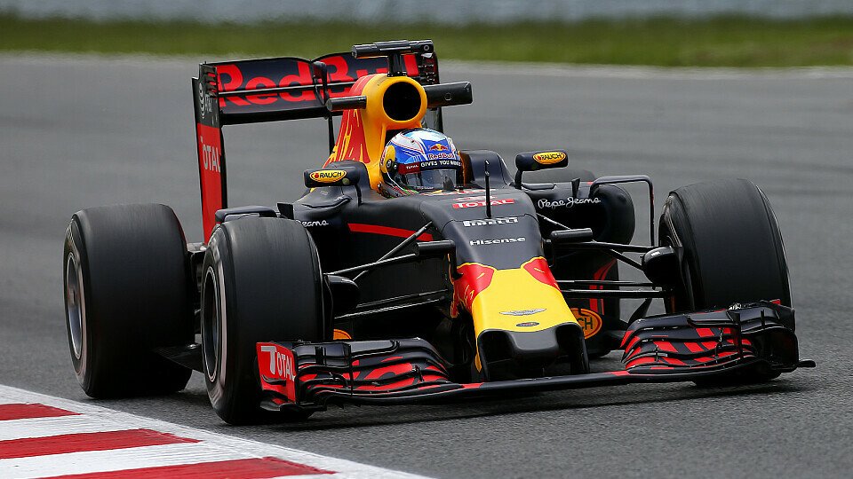 Daniel Ricciardos Red Bull erhält den neuen Renault-Motor schon für Monaco, Verstappen nicht, Foto: Sutton