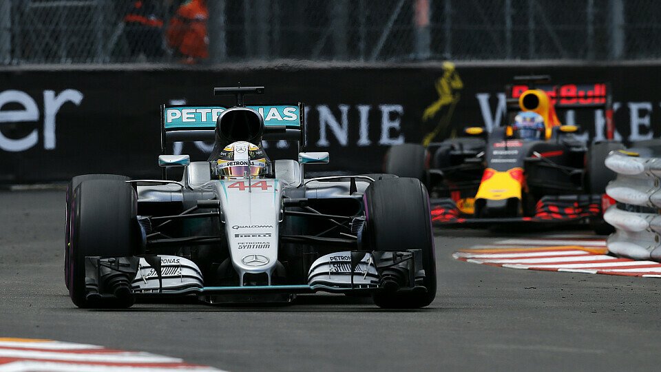 Lewis Hamilton gewinnt den Monaco GP vor Daniel Ricciardo, Foto: Sutton