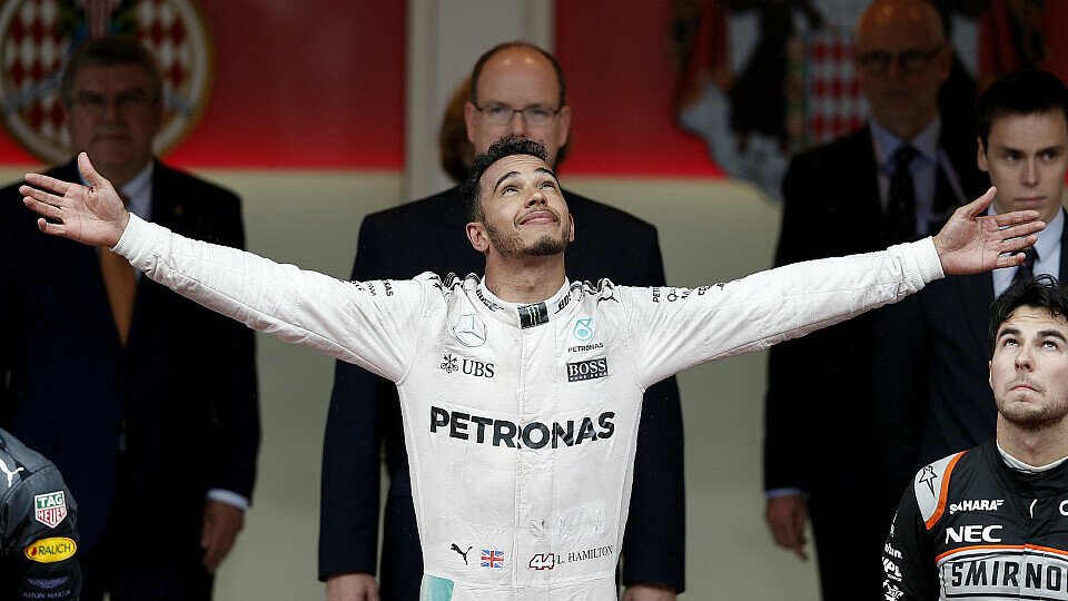 Lewis Hamilton gewinnt in Monaco vor Daniel Ricciardo und Sergio Perez, Foto: Sutton