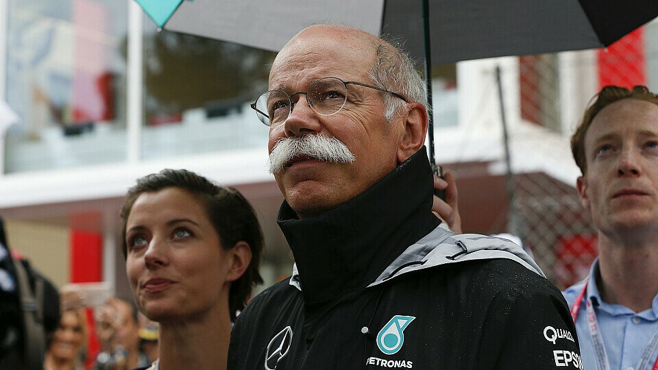 Daimler AG-Vorstandsvorsitzender Dr. Dieter Zetsche bricht eine Lanze für die Formel 1, Foto: Sutton