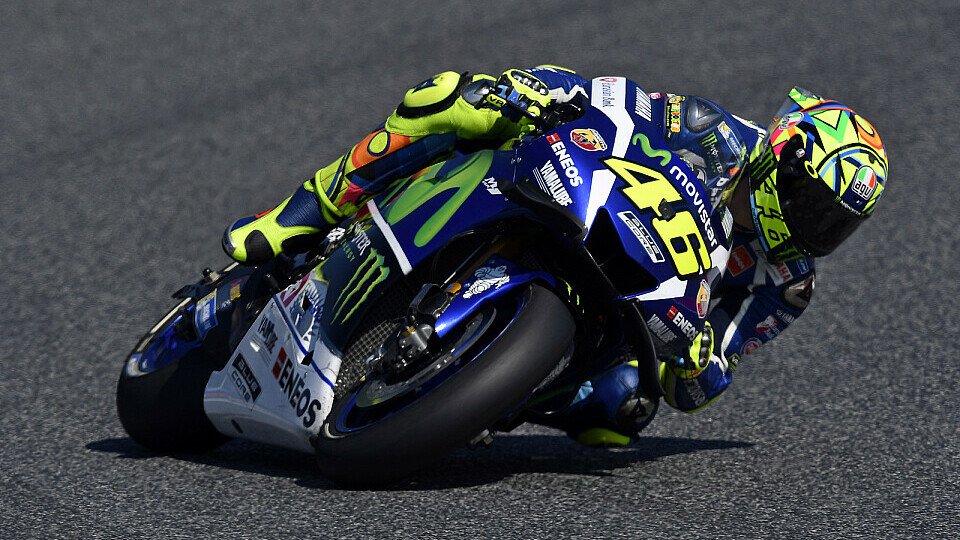 Valentino Rossi muss sich am Sonntag an vier Fahrern vorbeischieben, Foto: Yamaha