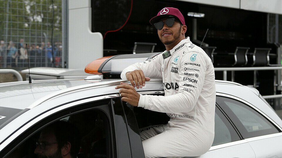 Lewis Hamilton geht am Sonntag in Montreal von der Pole Position aus ins Rennen, Foto: Sutton