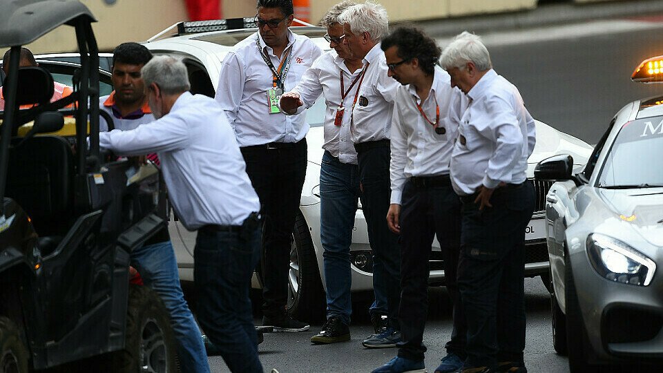 Ein Kerb sorgt bei der Baku-Premiere der Formel 1 für Probleme, Foto: Sutton