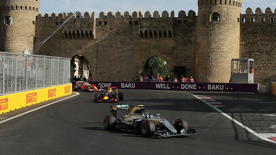 Rosberg siegte beim Premierenlauf in Baku