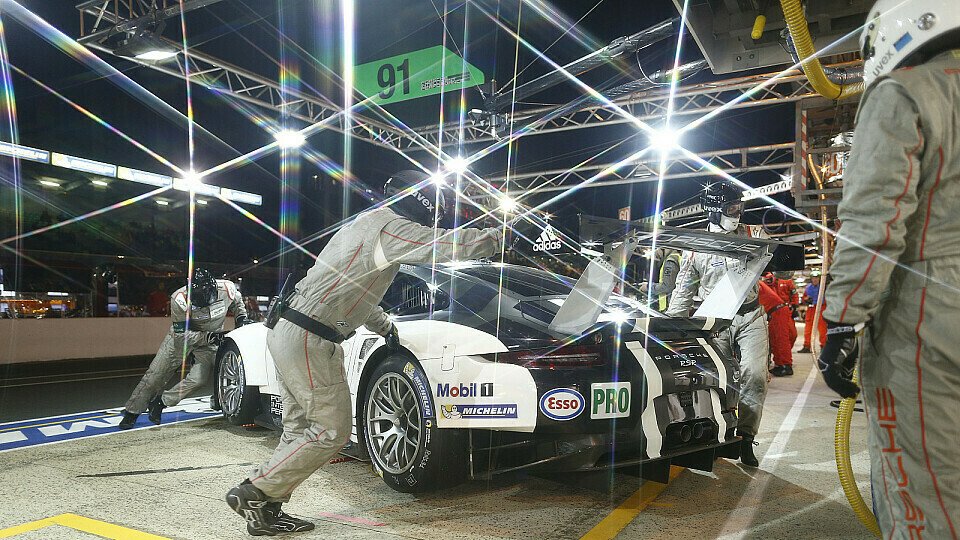 Die 24 Stunden von Le Mans ziehen Fans und Fahrer in ihren Bann, Foto: Porsche