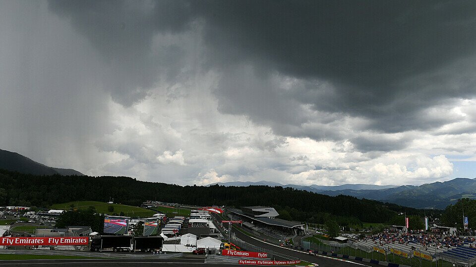 Die Gewitterfront mit Regen soll erst am Montag nach dem Formel-1-Rennen über Spielberg hinwegrollen, Foto: Sutton