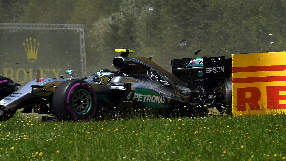 Nico Rosberg flog im 3. Freien Training zum Österreich GP heftig ab