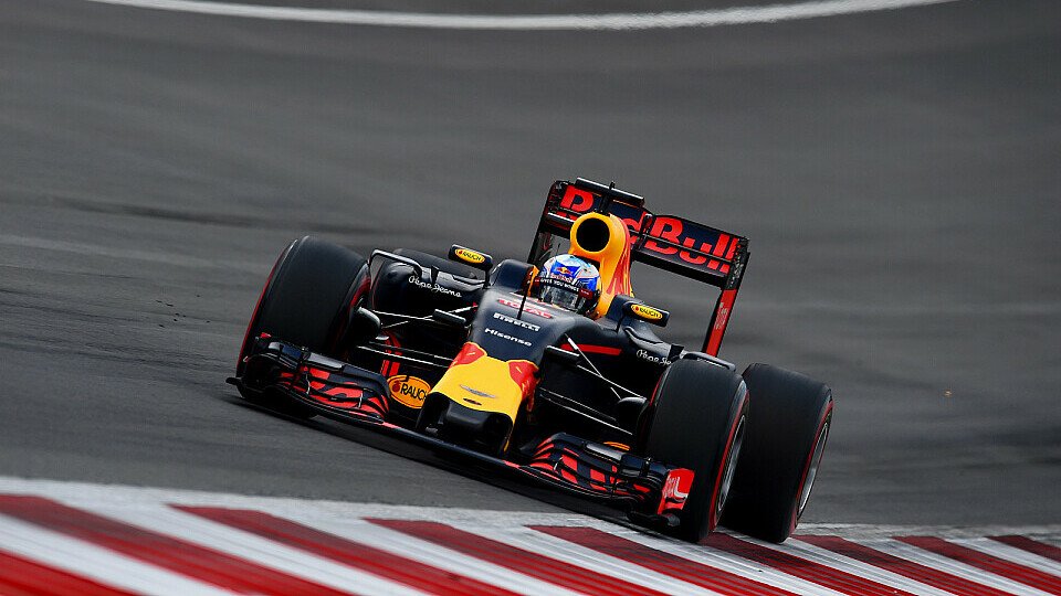 Daniel Ricciardo wünscht sein beim Rennen in Österreich Mischbedingungen, Foto: Sutton