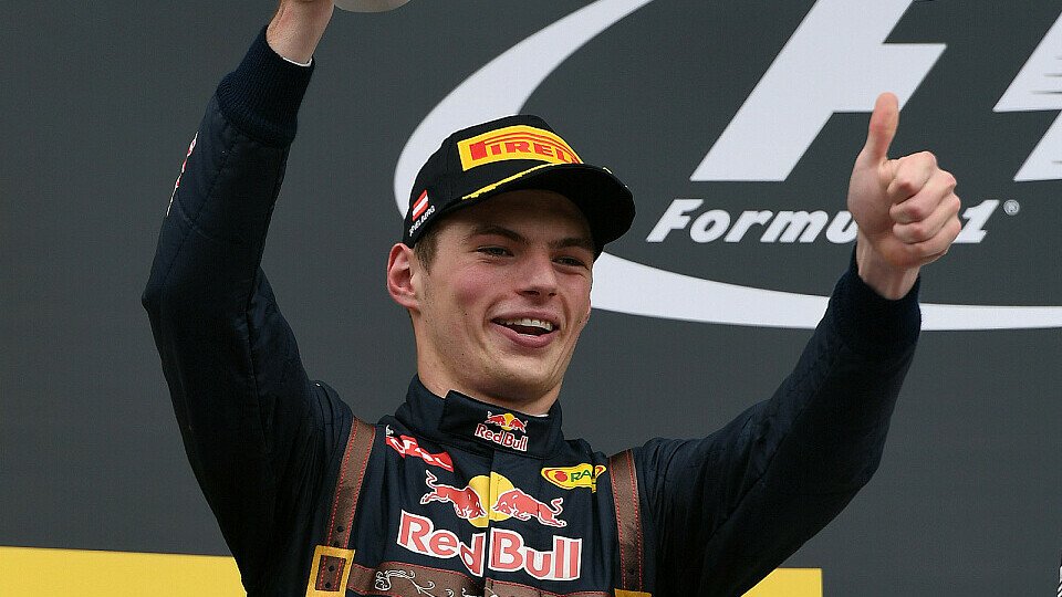 Max Verstappen feiert sein zweites Podium der Formel-1-Karriere auf dem Red Bull Ring, Foto: Sutton
