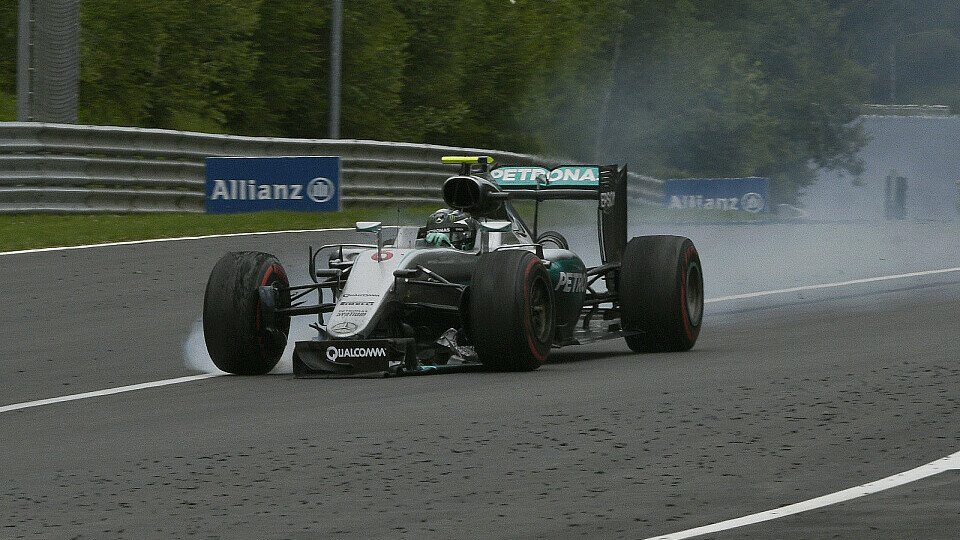 Kollision zwischen Hamilton und Rosberg in Spielberg, Foto: Sutton