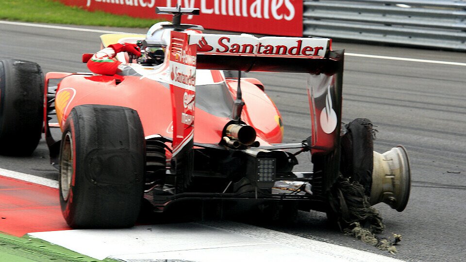 Sebastian Vettel flog bei 300 km/h der Reifen um die Ohren, Foto: Sutton