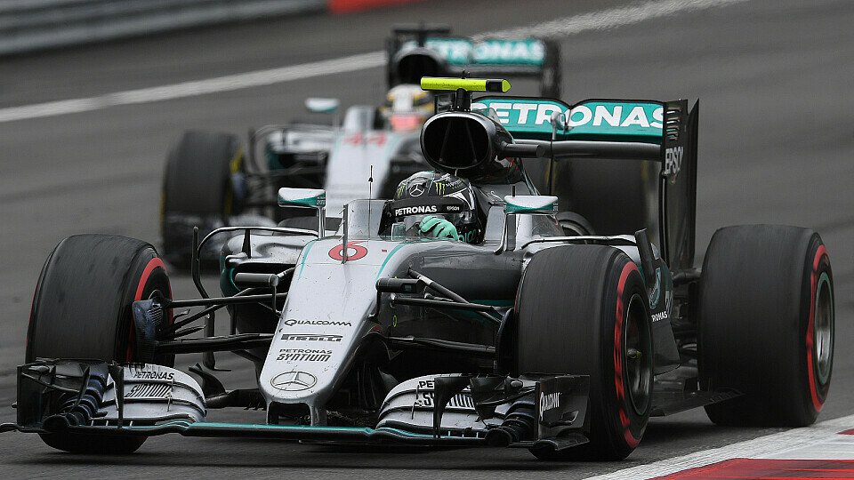 Die Mercedes-Piloten Nico Rosberg und Lewis Hamilton gaben es sich mal wieder so richtig beim Österreich GP in Spielberg, Foto: Sutton