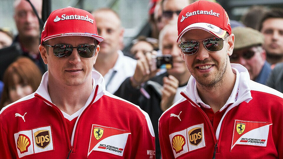 Mit Kimi Räikkönen versteht sich Sebastian Vettel blendend, Foto: Sutton