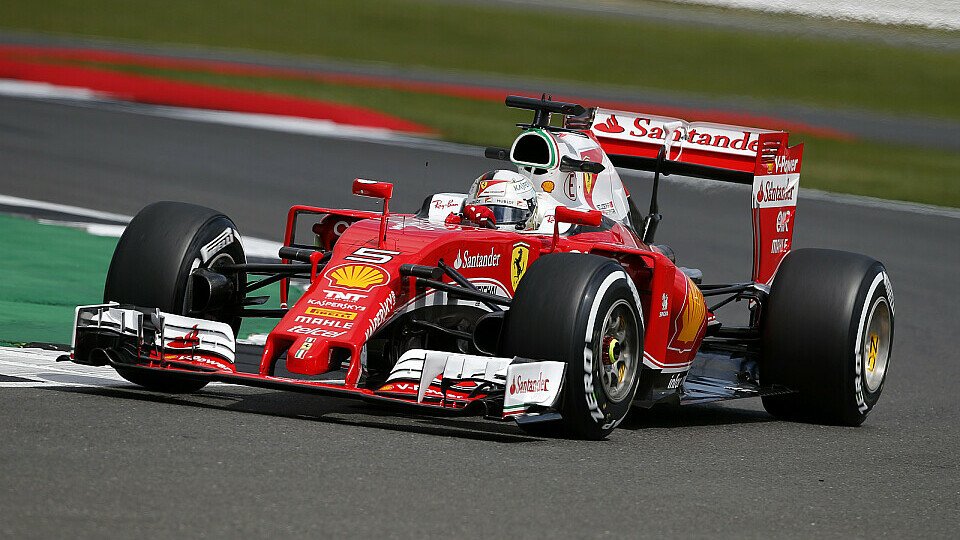 Vettel fuhr am Freitag in beiden Sessions die viertschnellste Zeit, Foto: Sutton