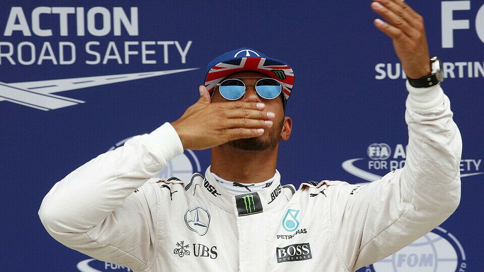 Lewis Hamilton freut sich bereits auf ein ereignisreiches Rennen, Foto: Mercedes-Benz