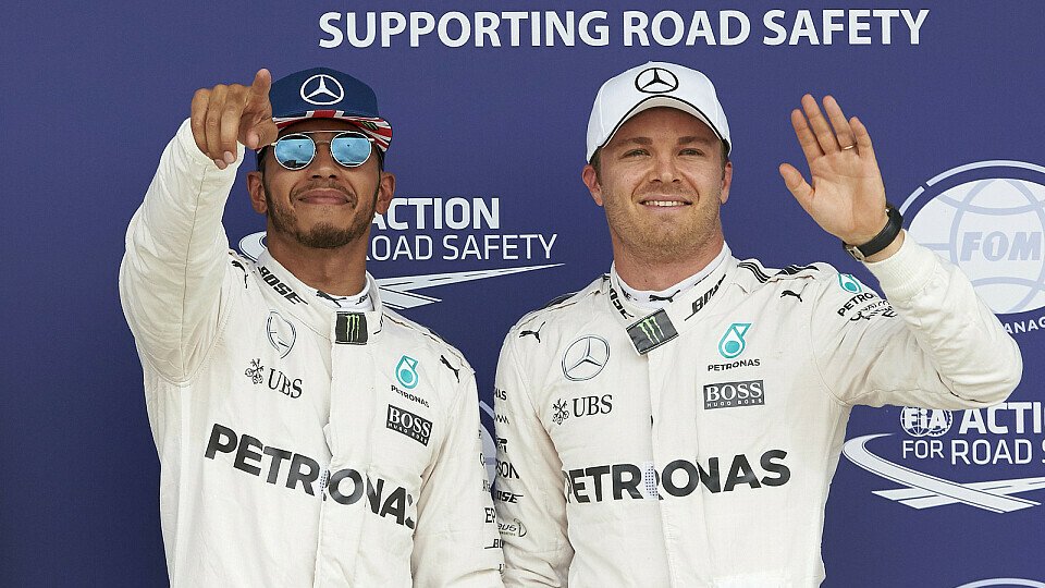 Harte Rivalen, aber doch ein starkes Team: Die Mercedes-Piloten Nico Rosberg und Lewis Hamilton, Foto: Mercedes-Benz