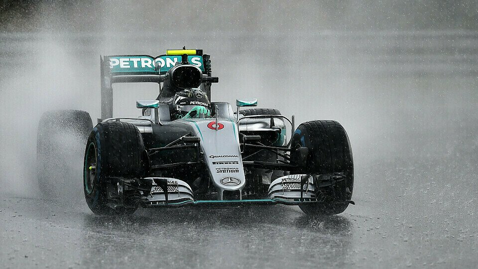 Nico Rosberg lag im Mercedes lag im Qualifying zum Ungarn GP vor Lewis Hamilton, doch die Wertung seiner schnellsten Runde war umstritten, Foto: Sutton